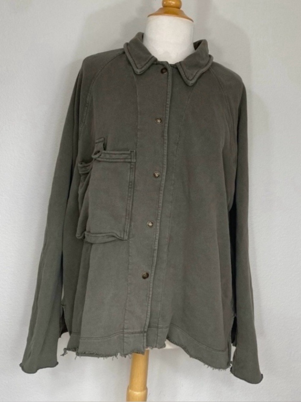 Free People Womens Olive Gray Snap Button Oversize Sweatshirt Jacket Size Large